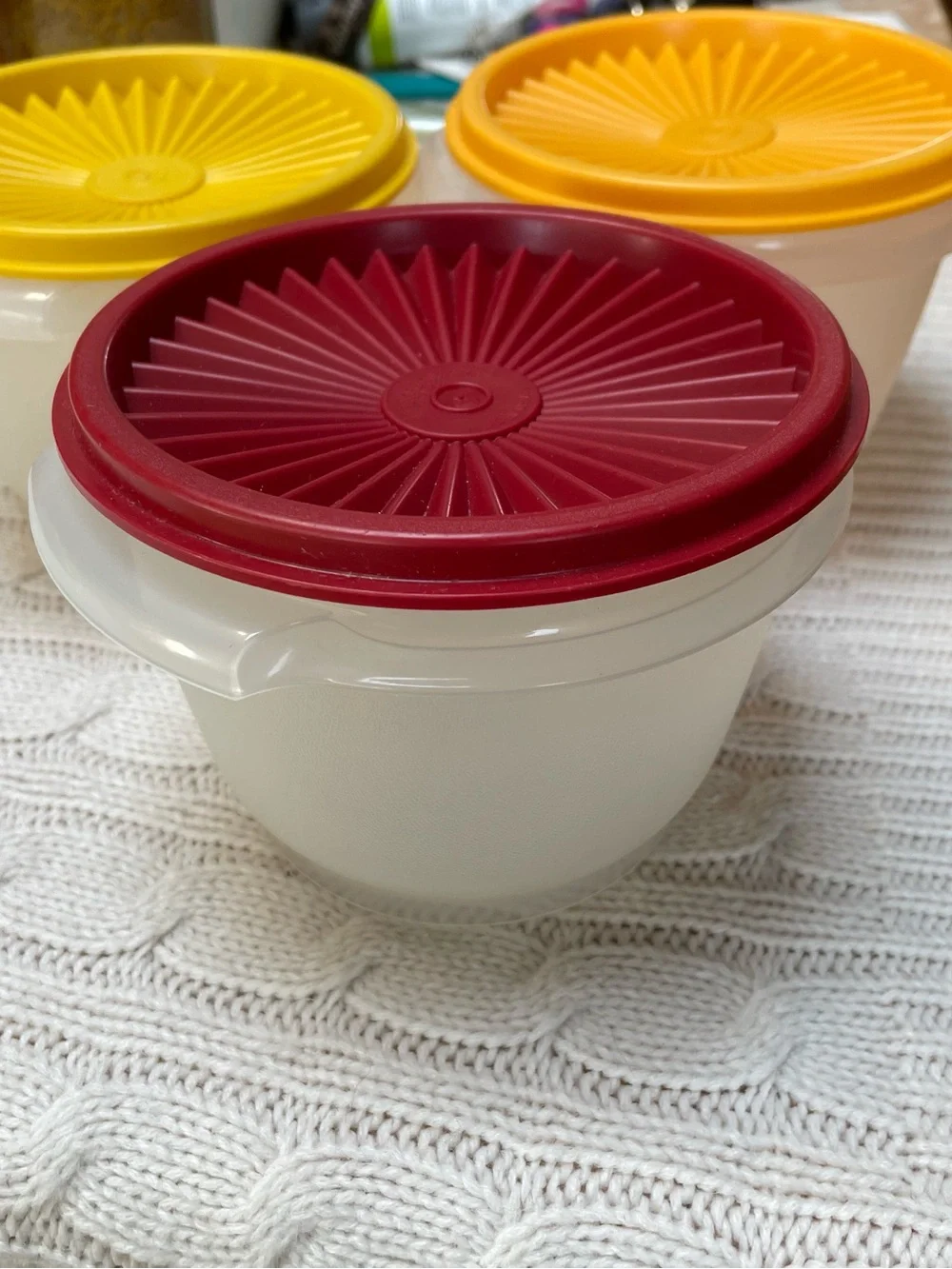 Tupperware vtg servalier